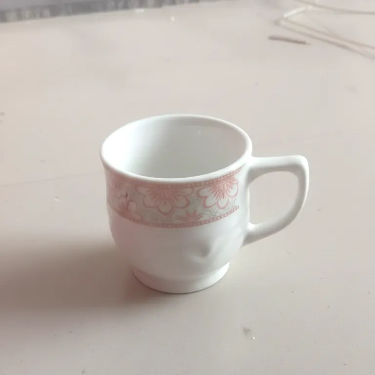 multiple designs cups (C1.)