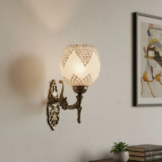 Antique Gold Leaf Glass (IW6)